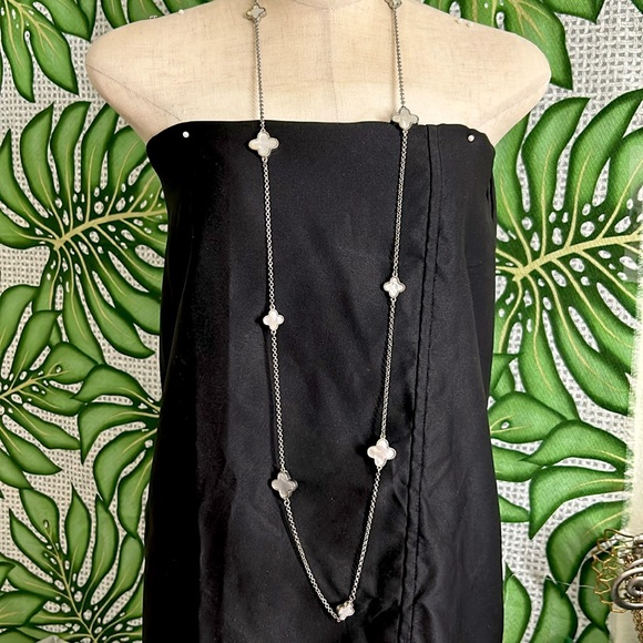 🖤Mother of pearl Clover 🍀 charm necklace - Picture 1 of 8